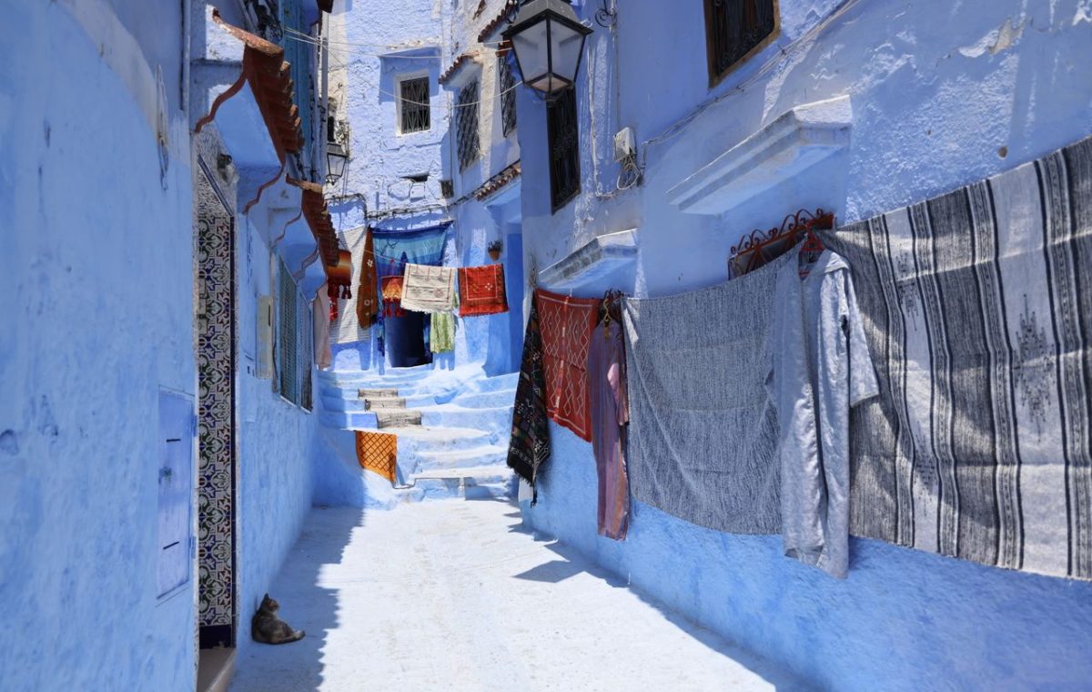 Blue alley in Chefchaouen with washing hung out to dry